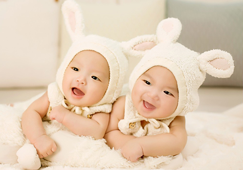 吃什么排卵多容易生双胞胎呢？双胞胎什么时候能查出来？